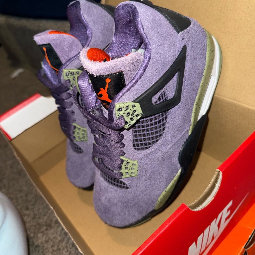 Retro 4s Nike Women's canyon purple and Sage Sneakers - Picture 7 of 7
